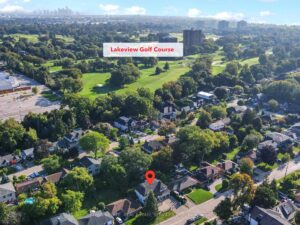 Aerial view highlighting the home's location near Mississauga Golf & Country Club.